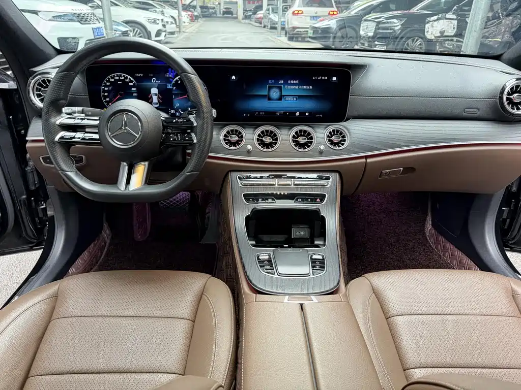 MERCEDES-BENZ E CLASS