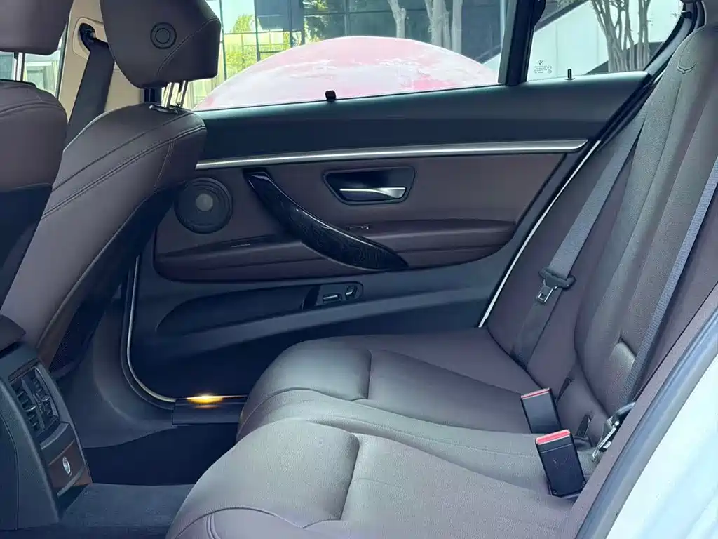 BMW 3 Series — миниатюра 4