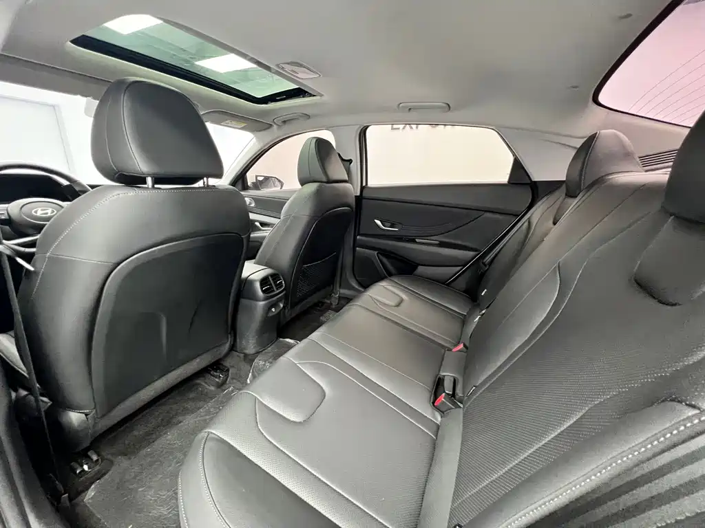 Hyundai Elantra — миниатюра 15
