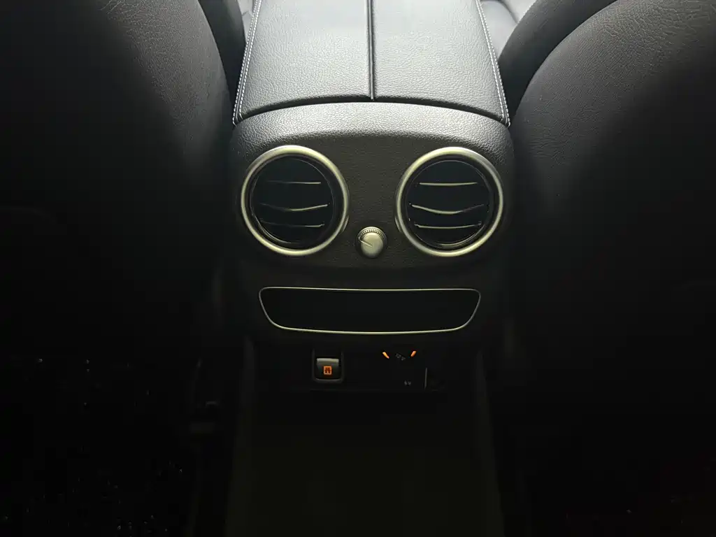 Mercedes-Benz C-Class — миниатюра 46