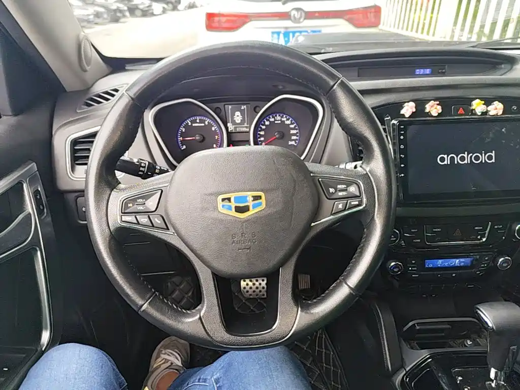 Geely Haoqing SUV — миниатюра 11