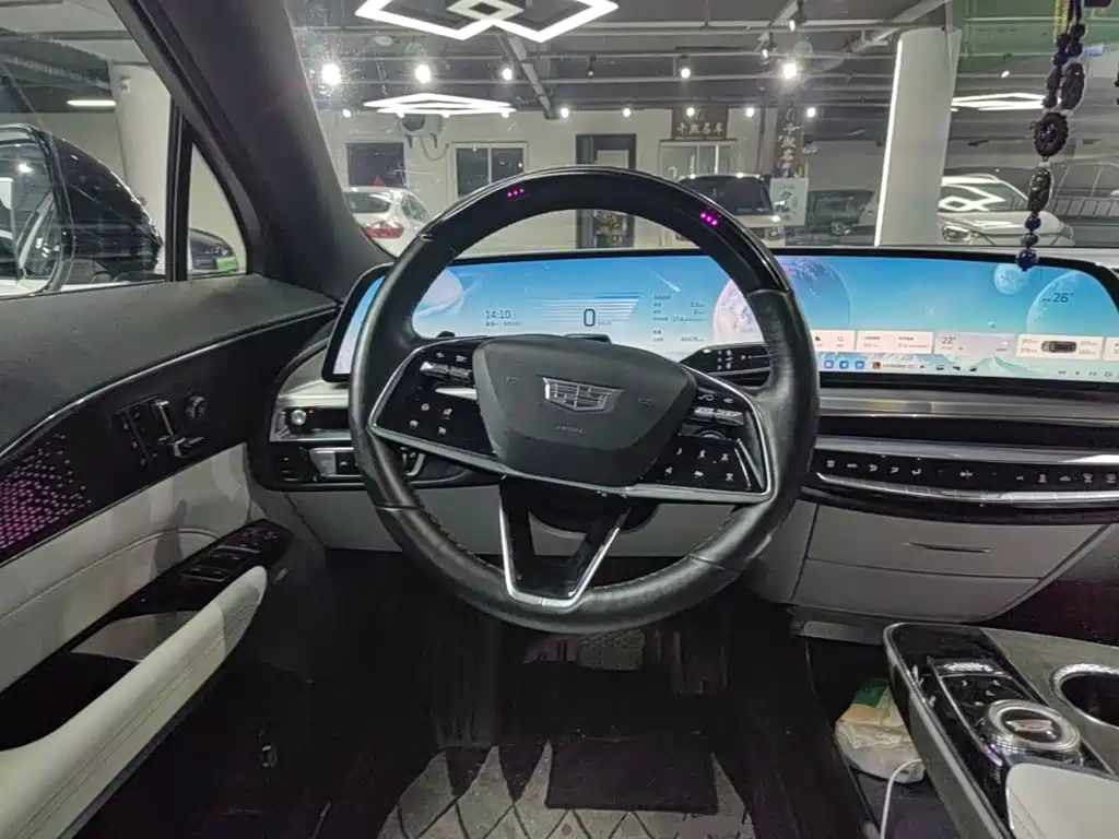 Cadillac Lyriq — миниатюра 11