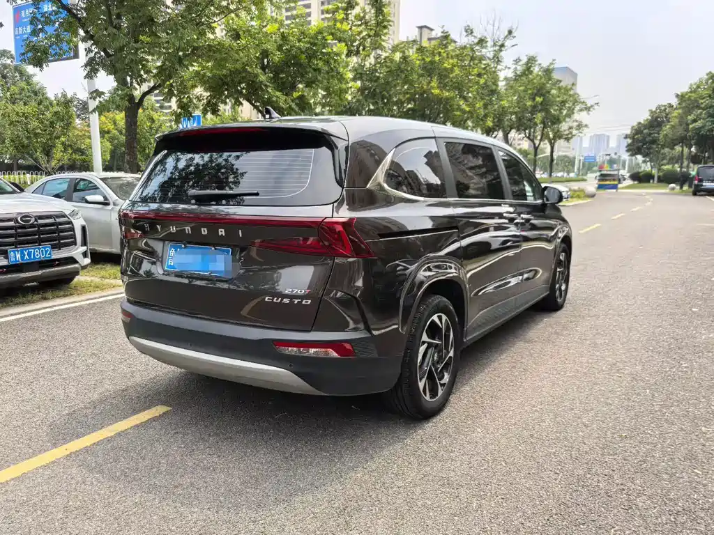 Hyundai Custo — миниатюра 4