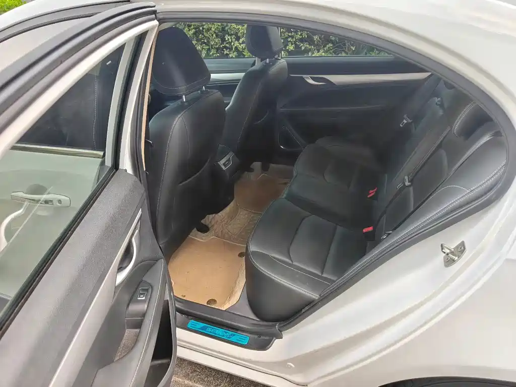 Geely Emgrand — миниатюра 7