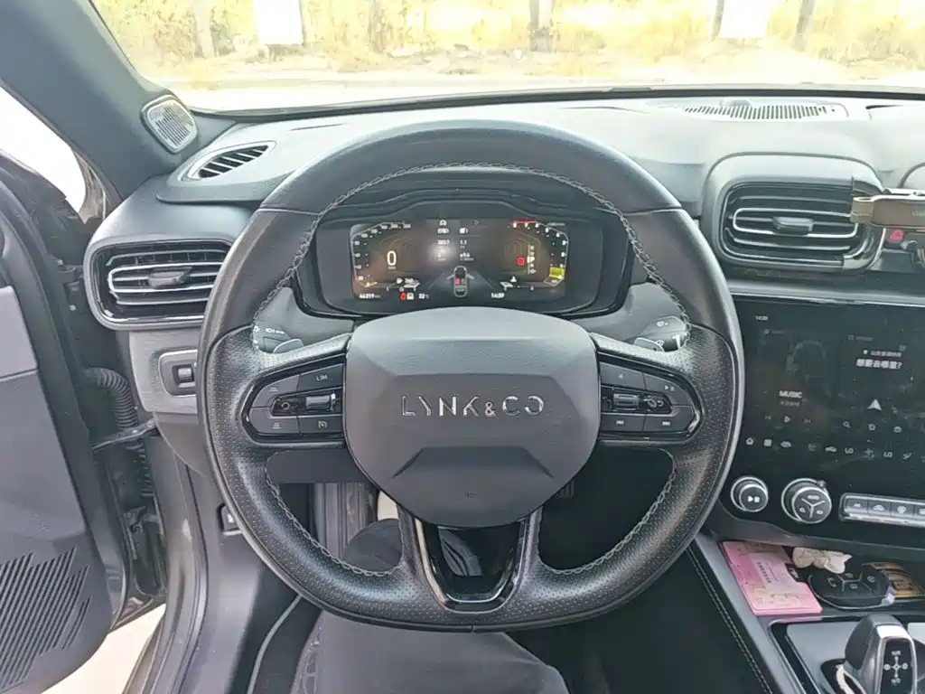 Lynk & Co 03 — миниатюра 11