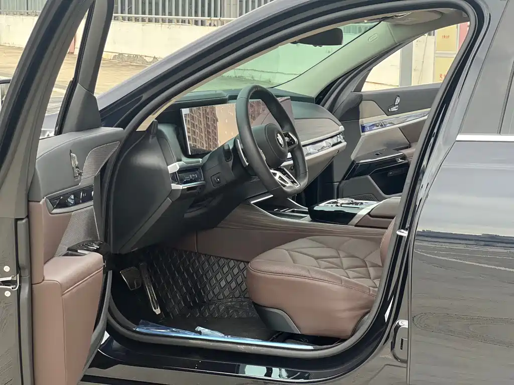 BMW 7 Series 7 2023 735Li M Sport