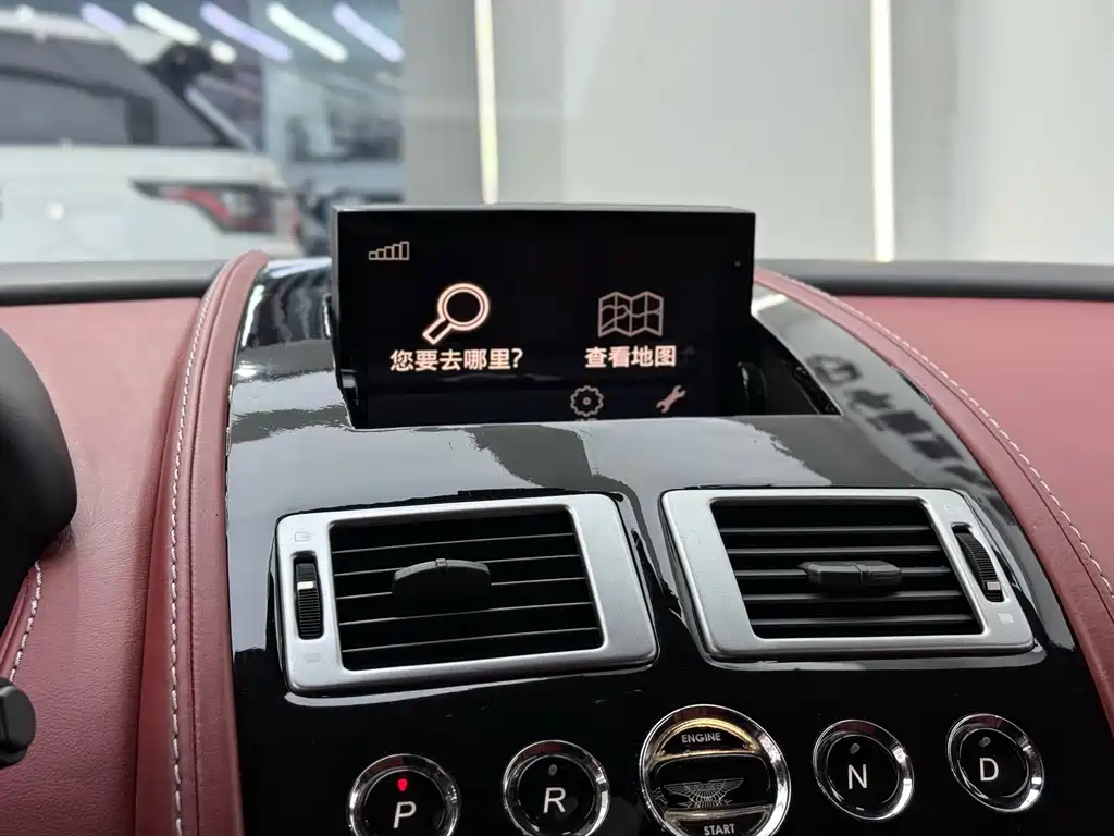 Aston Martin Rapide — миниатюра 20