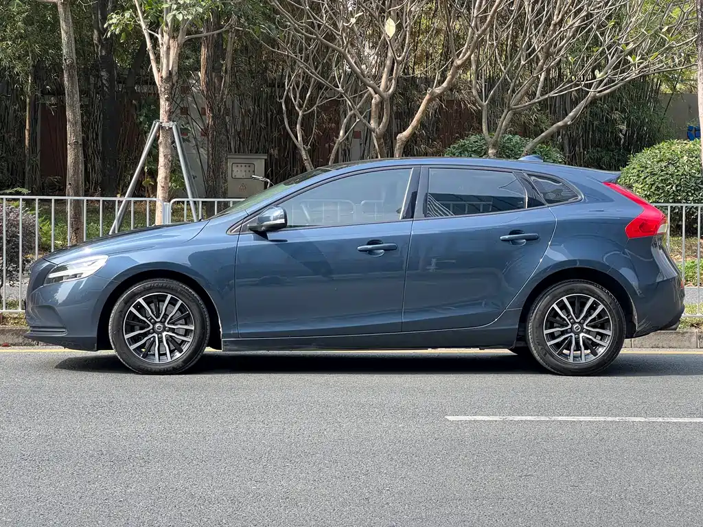 Volvo V40 — миниатюра 4