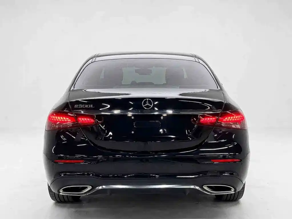 Mercedes-Benz E-Class — миниатюра 5