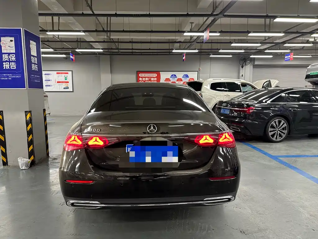 Mercedes-Benz E-Class — миниатюра 6