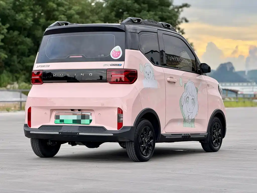 Wuling MINIEV — миниатюра 6