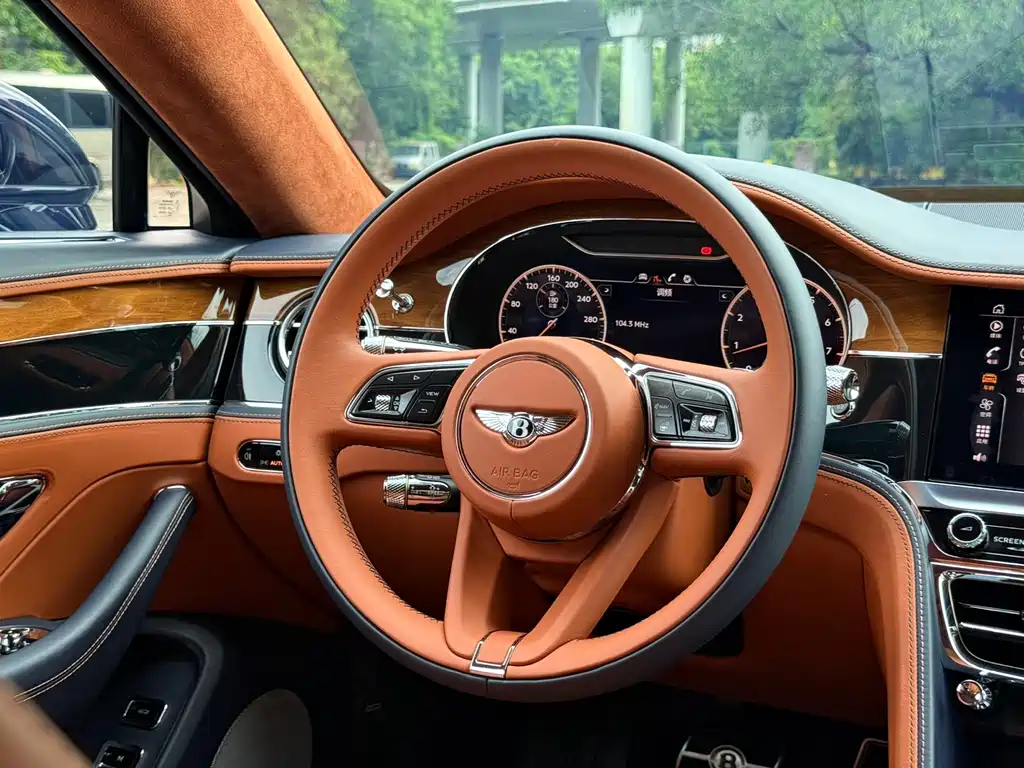 Bentley Flying Spur — миниатюра 23