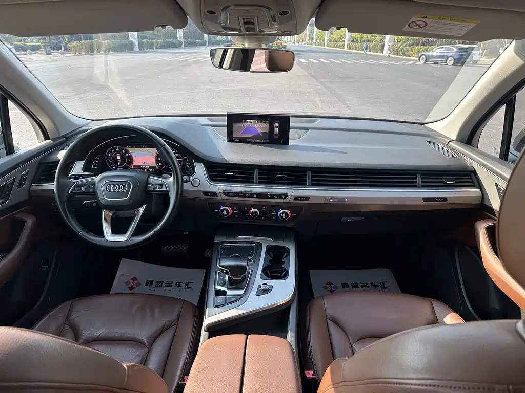 Audi Q7 — миниатюра 9