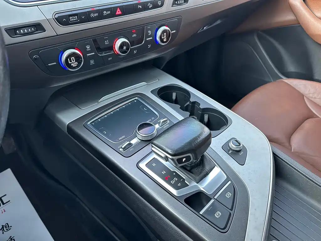 Audi Q7 — миниатюра 13