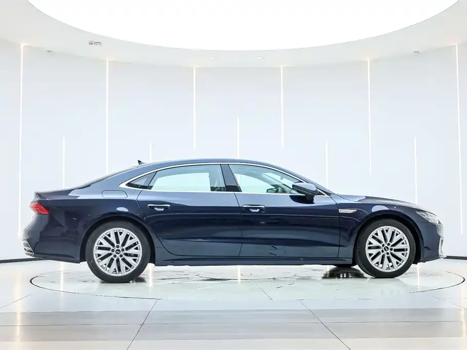 Audi A7L 2024 45TFSI S-line