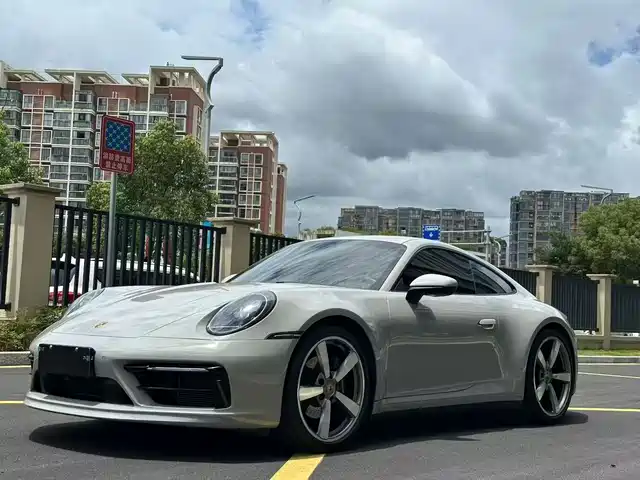 PORSCHE 911