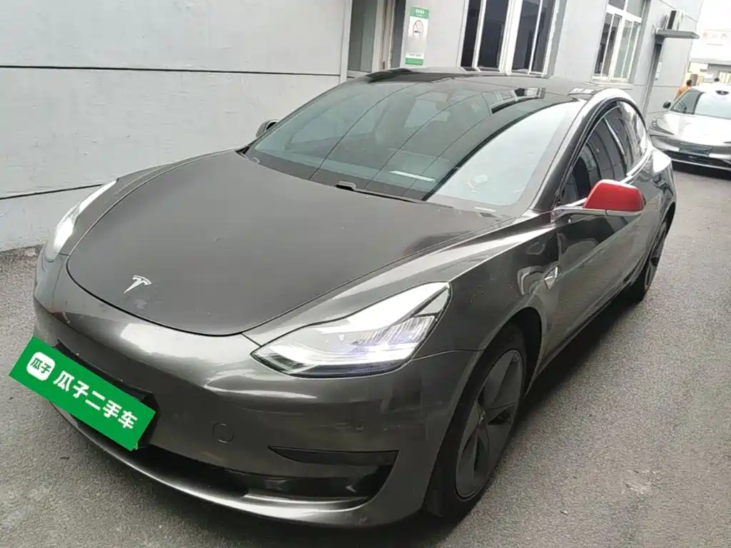 Tesla Model 3 — миниатюра 2