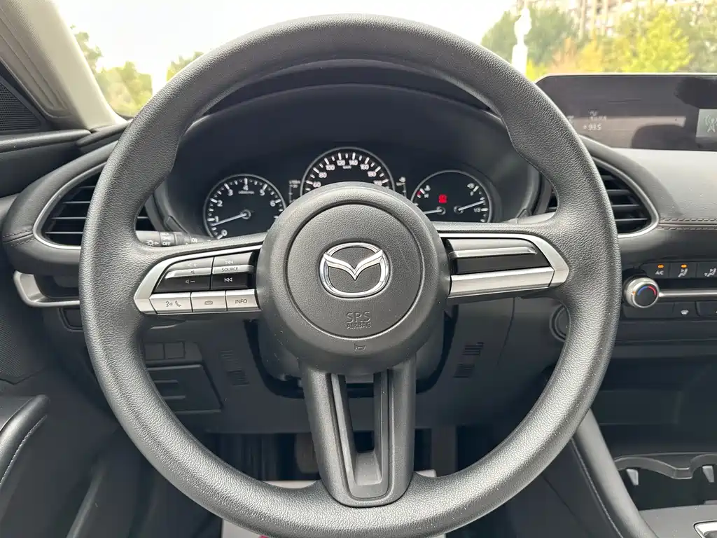 Mazda 3 Axela — миниатюра 10