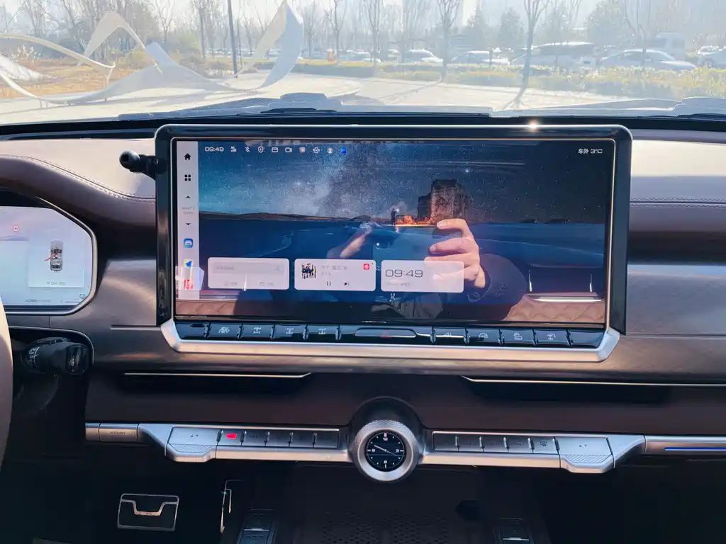 TANK TANK 700 NEW ENERGY