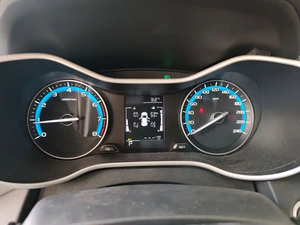 Geely Emgrand — миниатюра 4