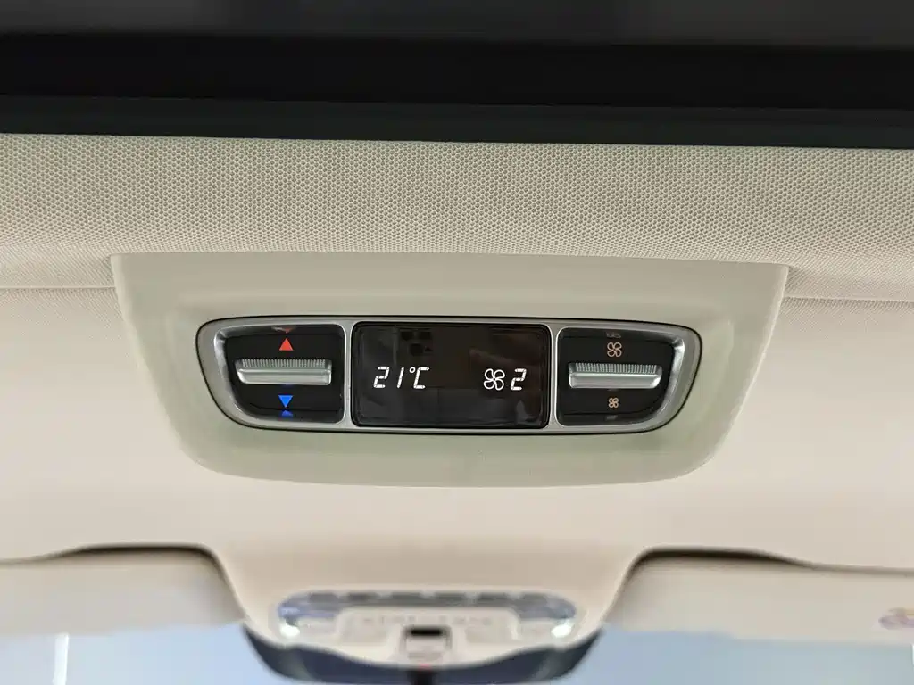 Mercedes-Benz V-Class — миниатюра 14