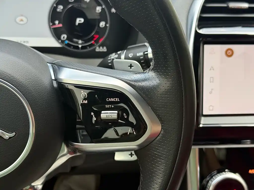 Jaguar XEL — миниатюра 13