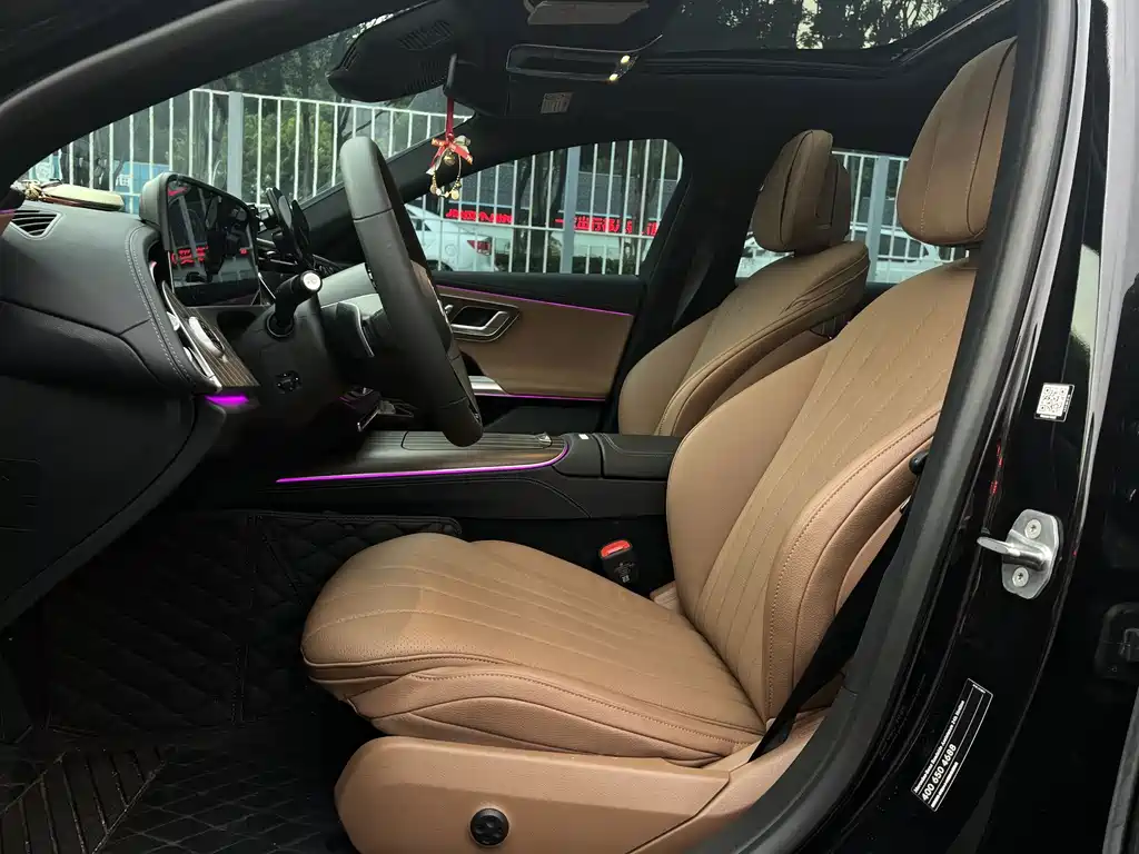 Mercedes-Benz E-Class — миниатюра 14