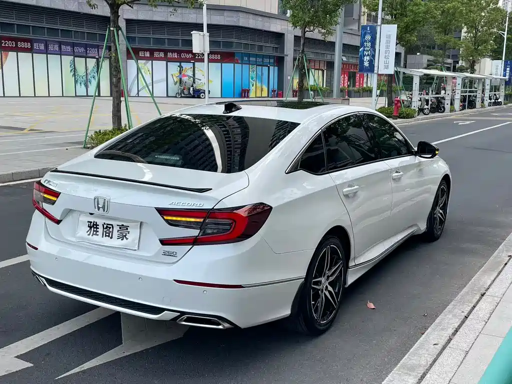 Honda Accord — миниатюра 6