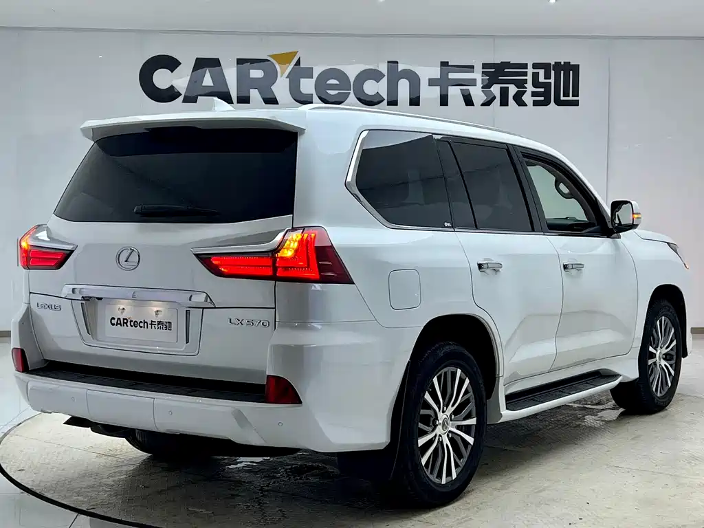 Lexus LX — миниатюра 7