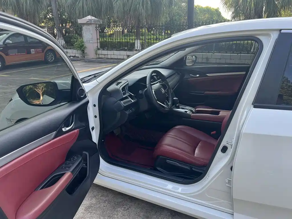 Honda Civic 2019 220TURBO CVT V