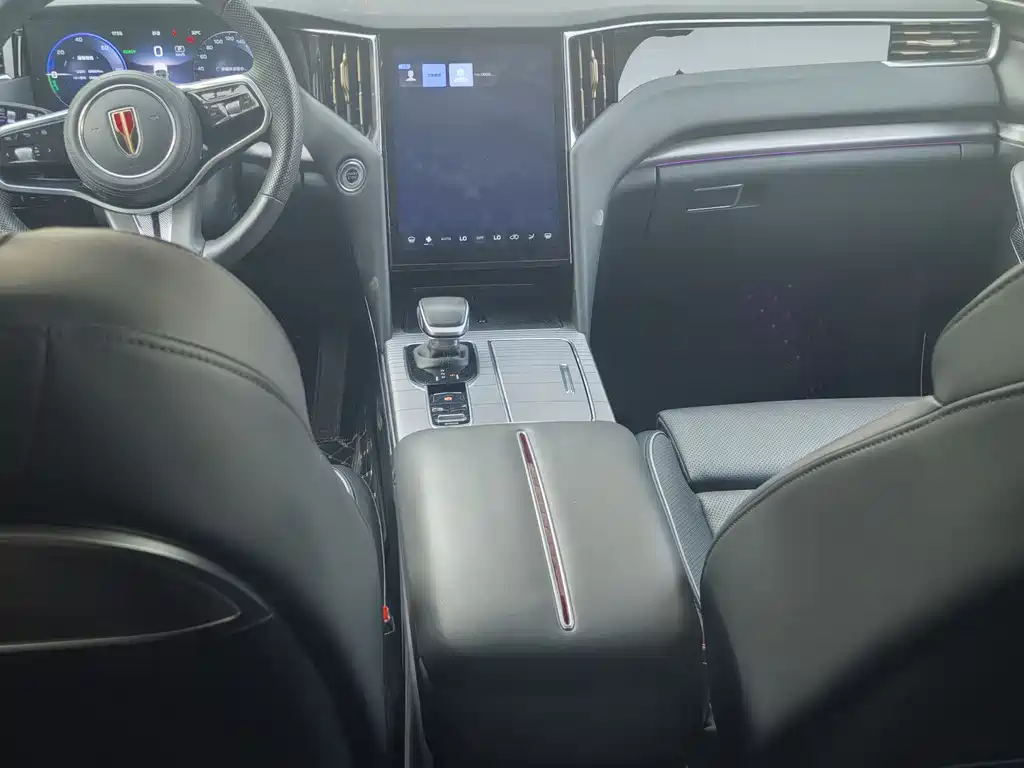 Hongqi HS7 PHEV 2024 2.0T PHEV 6 мест