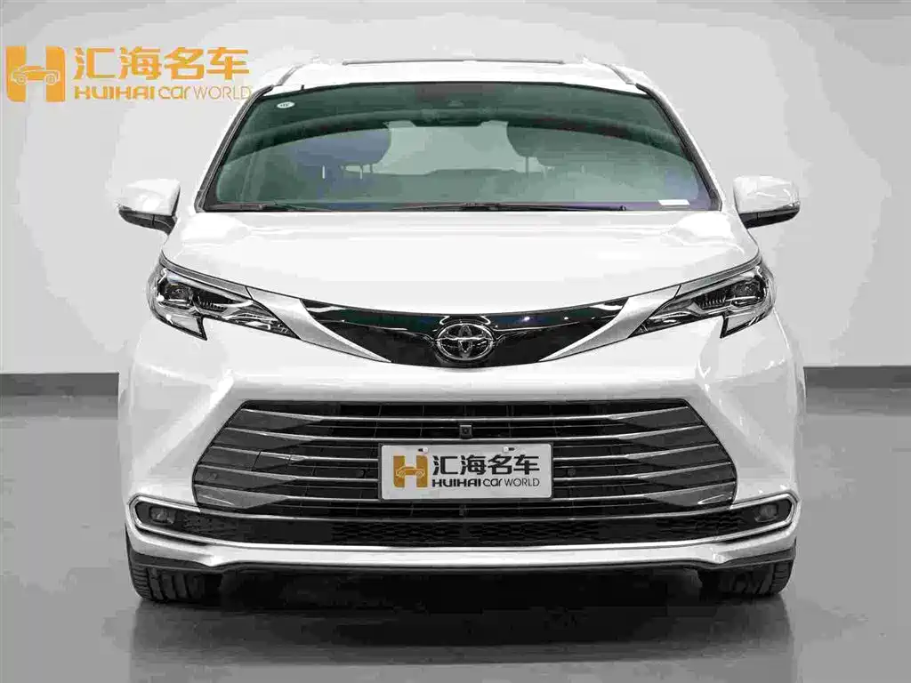 Toyota Sienna — миниатюра 2