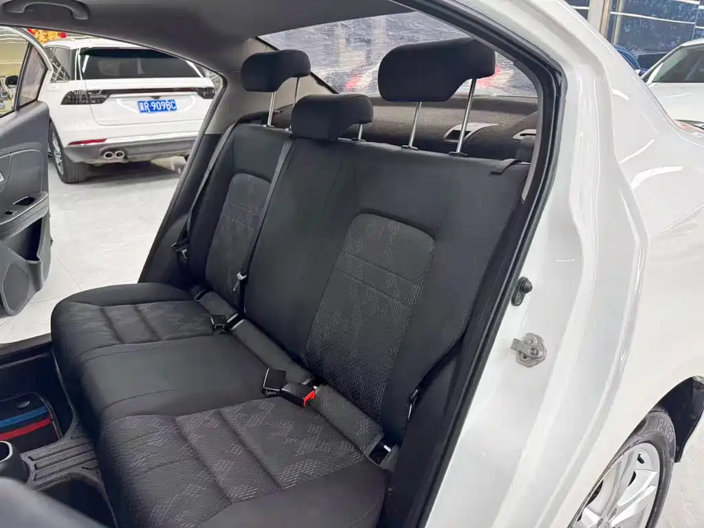 FAW Junpai A70 — миниатюра 13