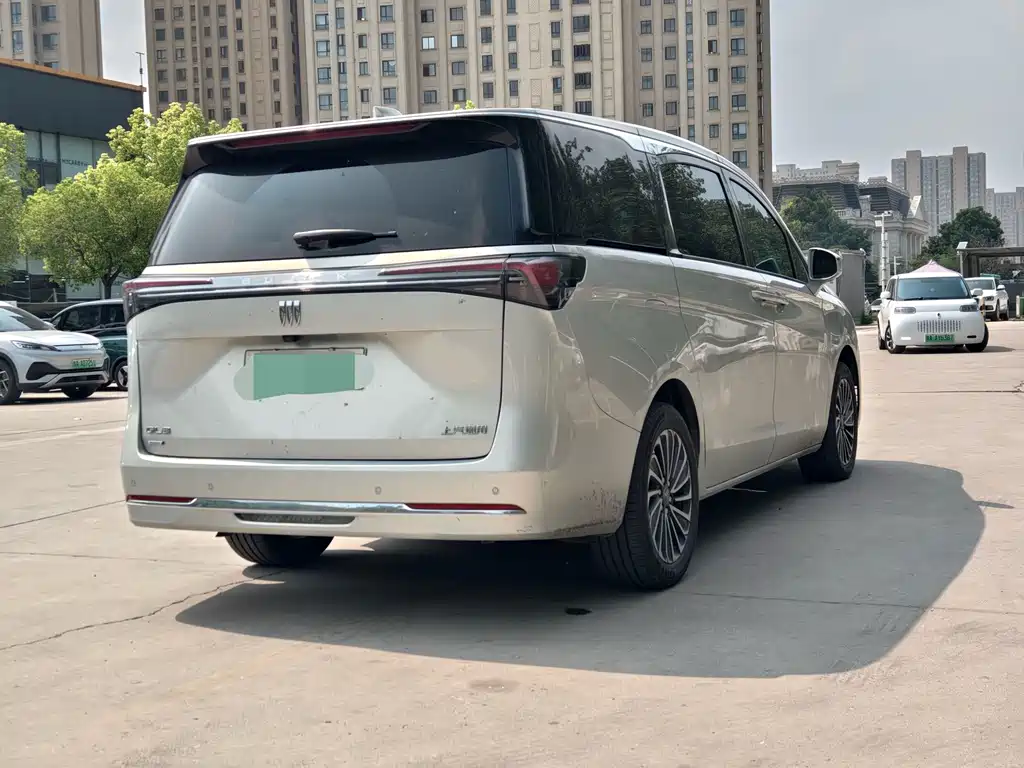 Buick GL8 Hybrid — миниатюра 7