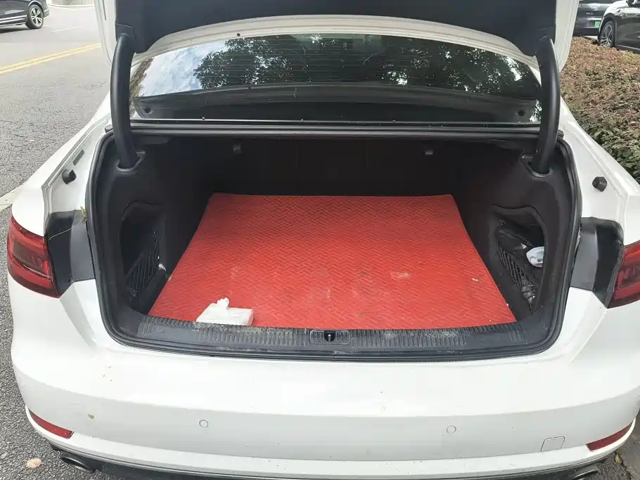 Audi A4L — миниатюра 4