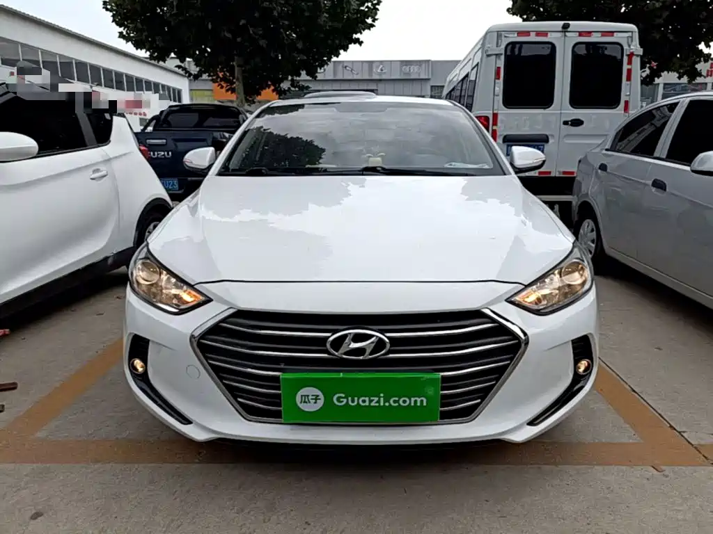 Hyundai Elantra — миниатюра 3