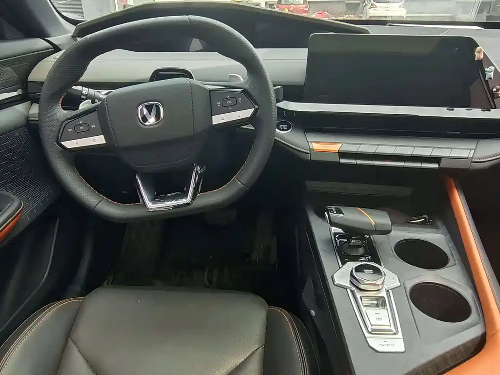 Changan UNI-V — миниатюра 4
