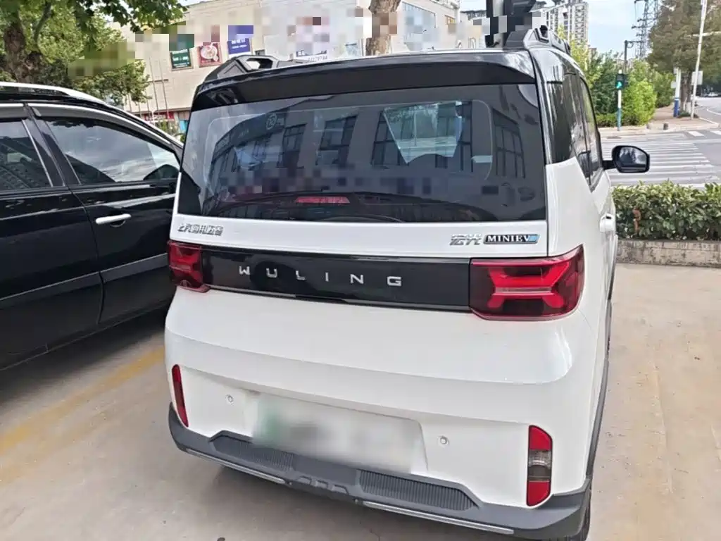 Wuling MINIEV — миниатюра 6