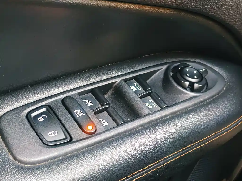 Jeep Compass — миниатюра 10