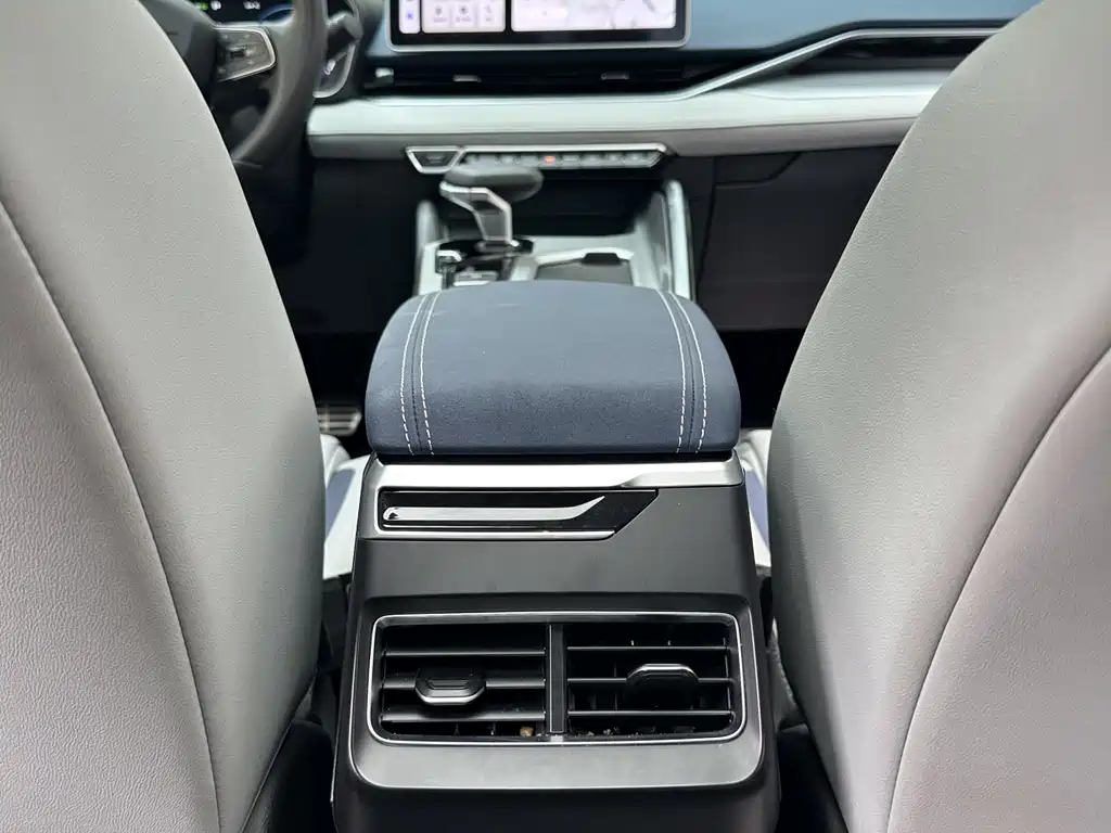Geely Preface 2023 2.0TD Luxury