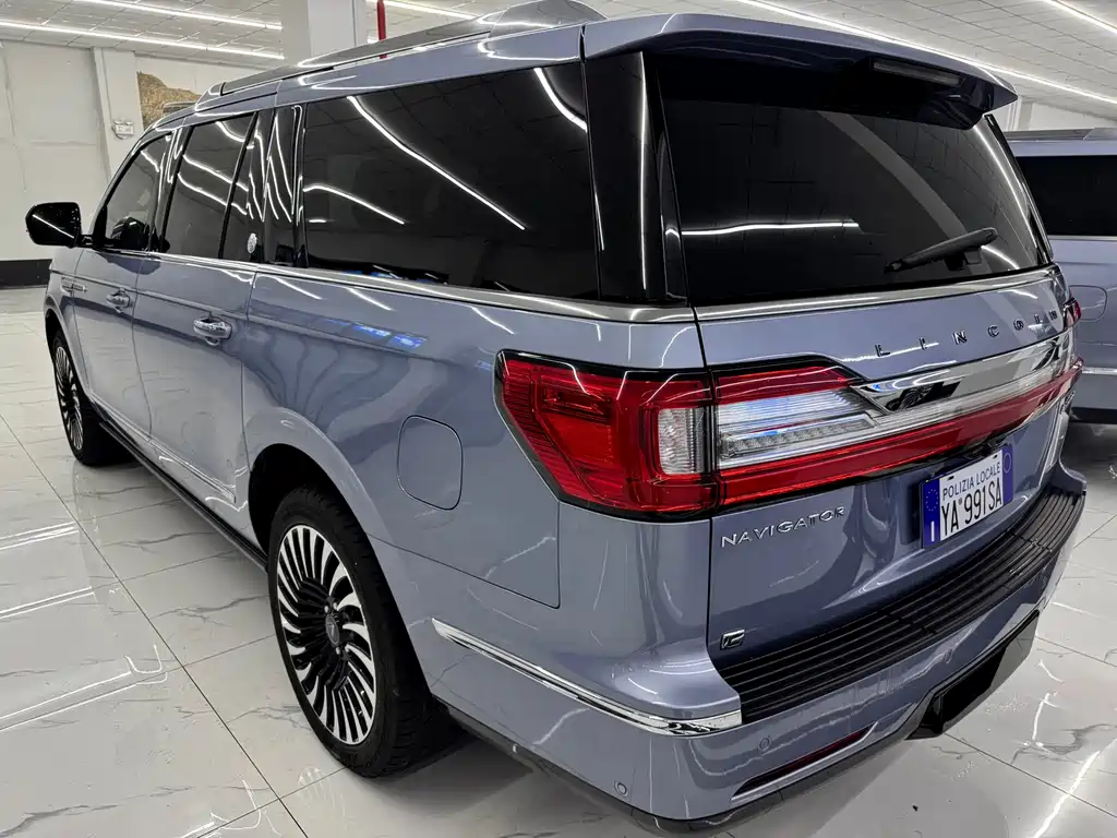 LINCOLN NAVIGATOR