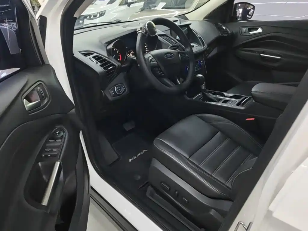 Ford Kuga — миниатюра 15
