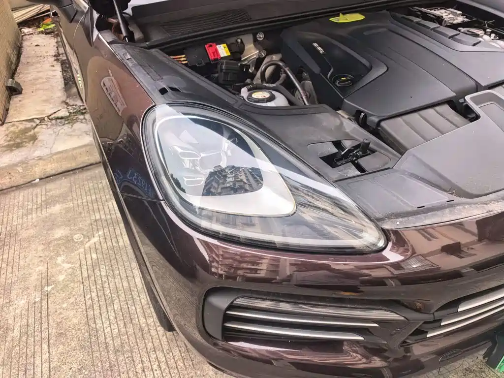 Porsche Cayenne Hybrid — миниатюра 7