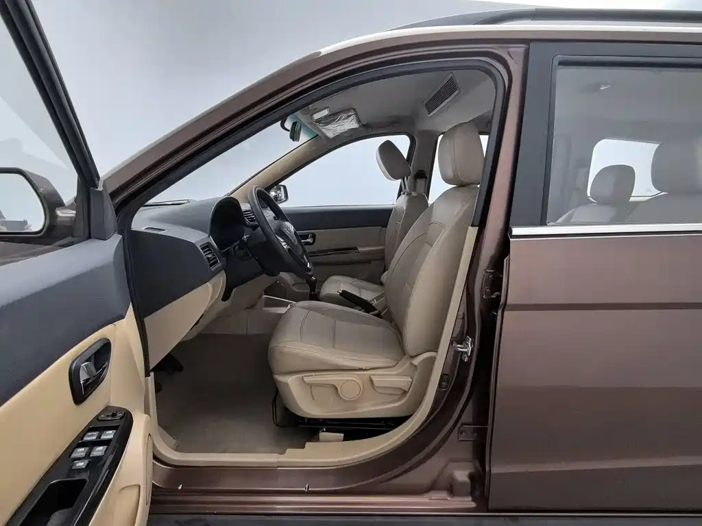Wuling Hongguang — миниатюра 10