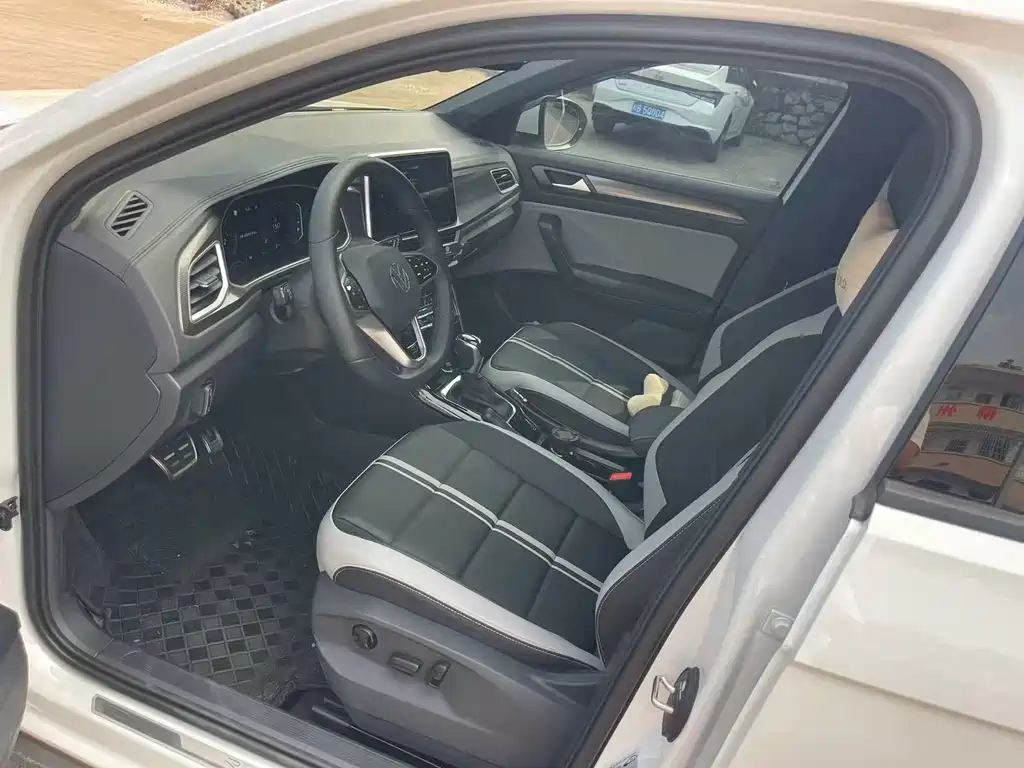 Volkswagen T-Roc — миниатюра 6
