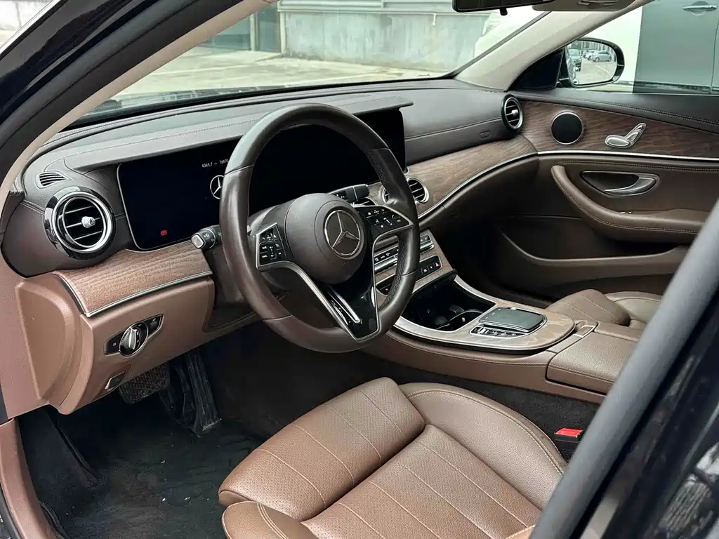 Mercedes-Benz E-Class — миниатюра 4