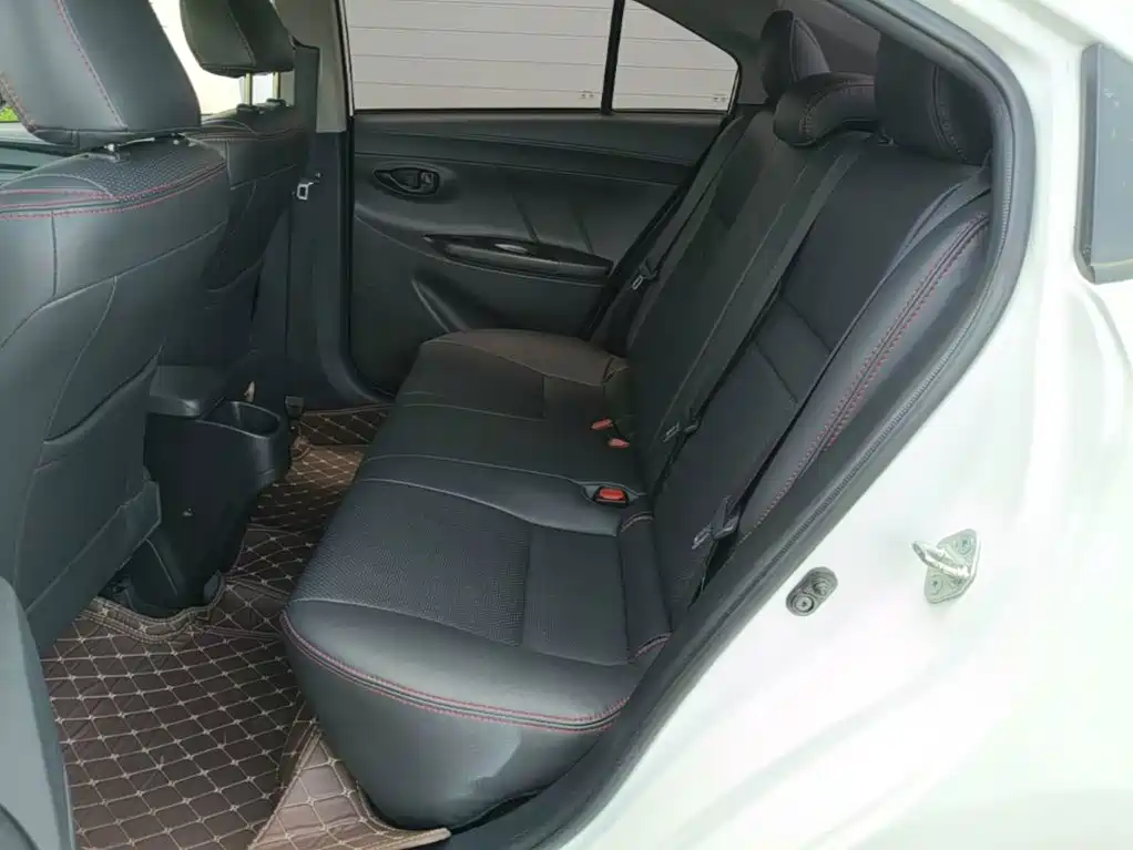 Toyota Yaris L — миниатюра 17