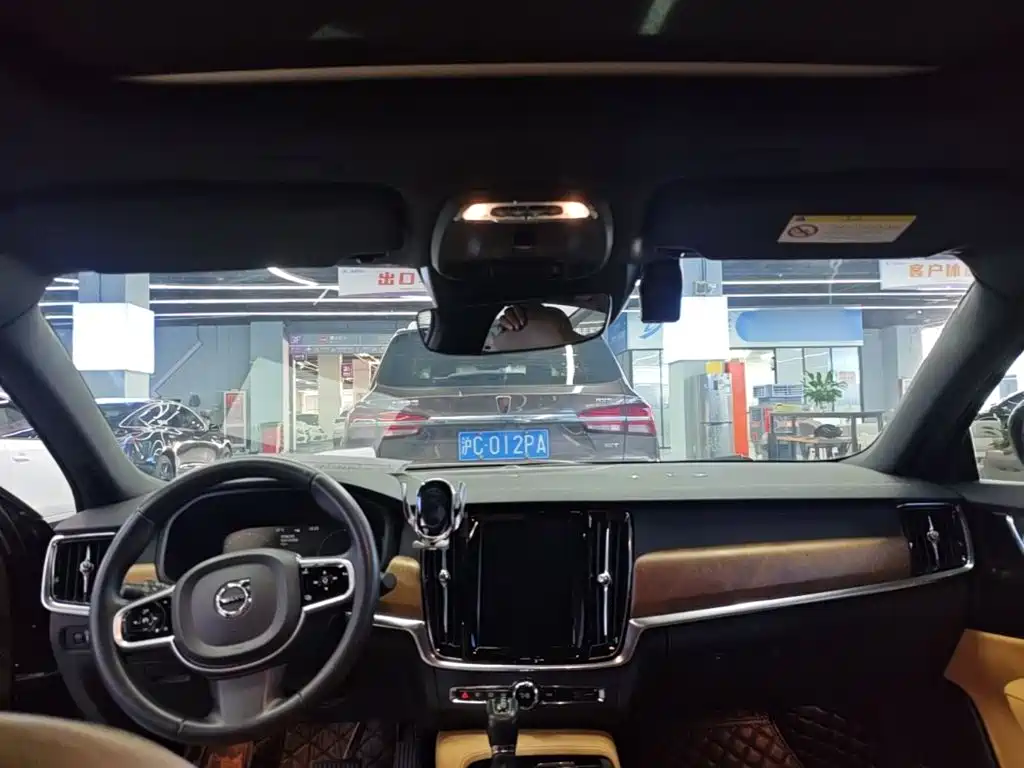 Volvo S90 — миниатюра 18