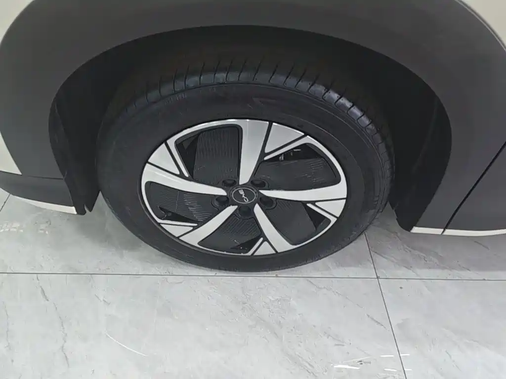 BYD Sealion 05 EV — миниатюра 23