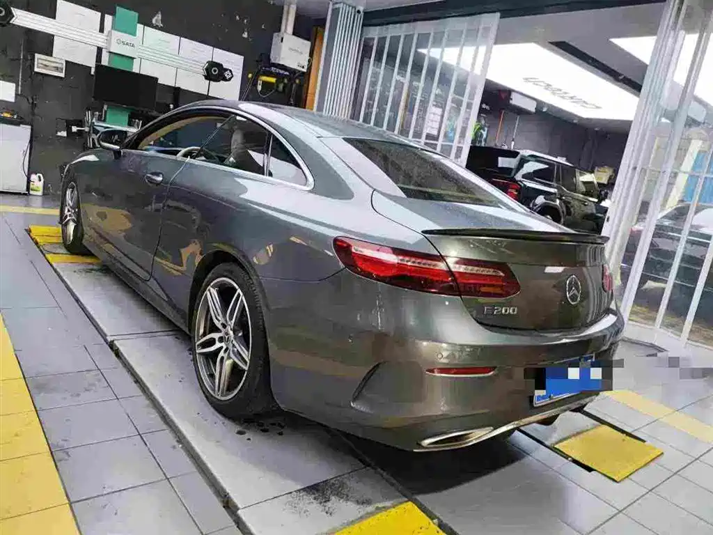 Mercedes-Benz E-Class (Import) — миниатюра 2